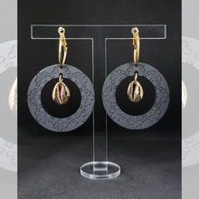 Load image into Gallery viewer, Loine Earrings