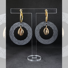 Load image into Gallery viewer, Loine Earrings
