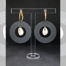 Load image into Gallery viewer, Loine Earrings
